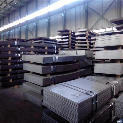 Thiết kế đô thị Cầu kim loại thép Corten có tay vịn bằng gỗ